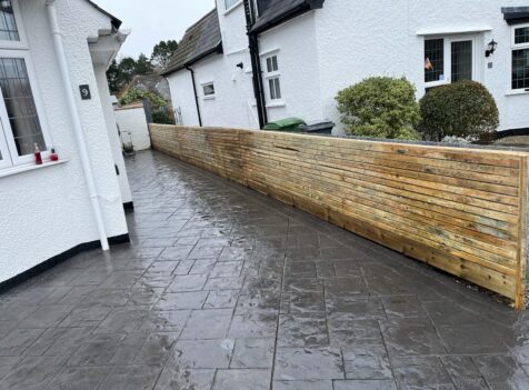 fencing contractor swansea